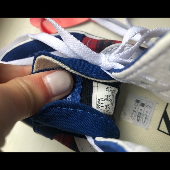 NWT Vans size 11 child shoes - Picture 3 of 4